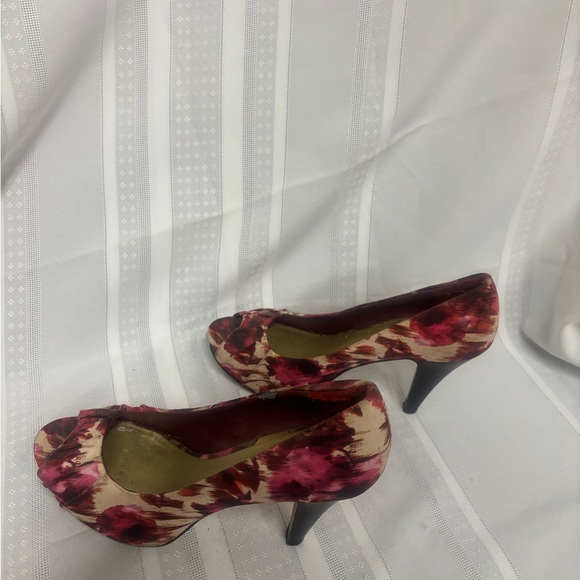 Aldo Floral High Heeled Peep Toe Pumps - Picture 4 of 4